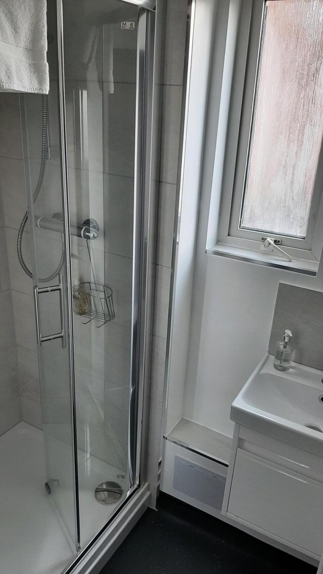 The Sportsview Guest House Oxford Phòng bức ảnh